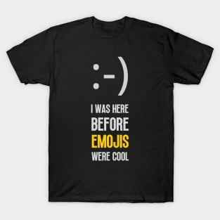 WORLD EMOJI DAY OLDSCHOOL SMILEY FACE T-Shirt
